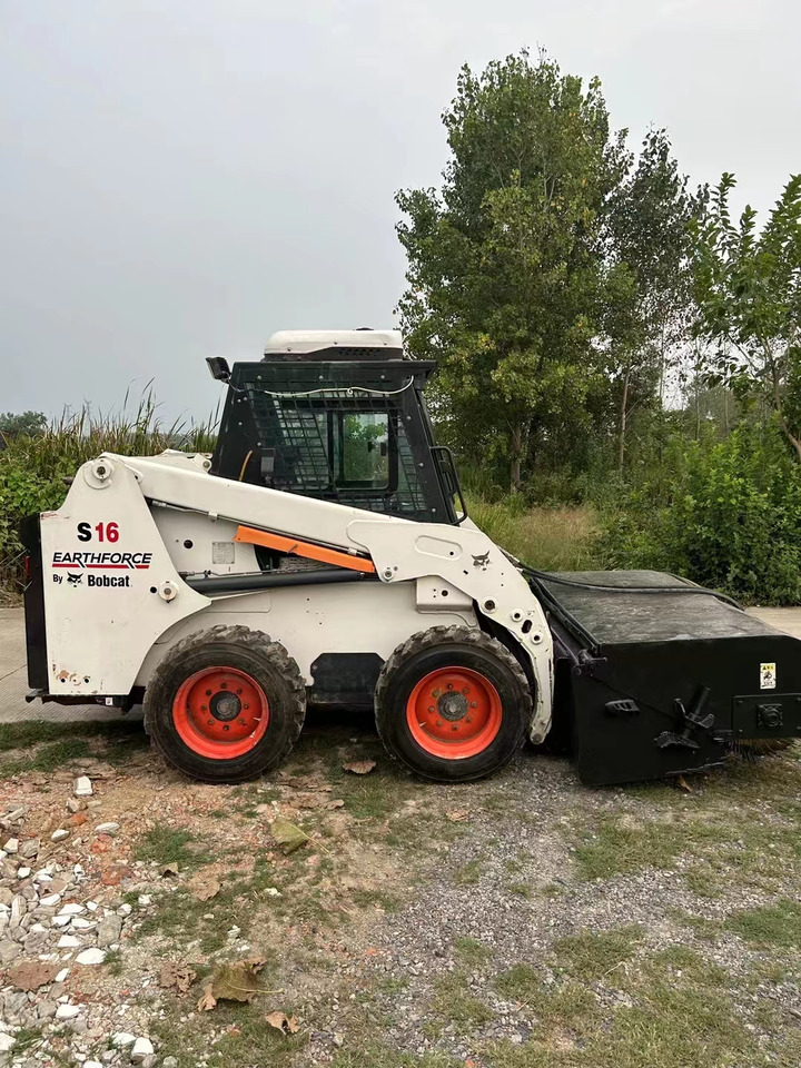 BOBCAT used skidsteer wheel Bobcat S18 High Quality - Мини-погрузчик с бортовым поворотом: фото 1 BOBCAT used skidsteer wheel Bobcat S18 High Quality - Мини-погрузчик с бортовым поворотом: фото 1