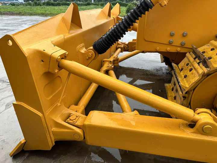 China Brand Bulldozer Shantui SD22 Used Bulldozer Low Price Bulldozer Market Machinery and Equipment for Sale - Бульдозер: фото 5 China Brand Bulldozer Shantui SD22 Used Bulldozer Low Price Bulldozer Market Machinery and Equipment for Sale - Бульдозер: фото 5