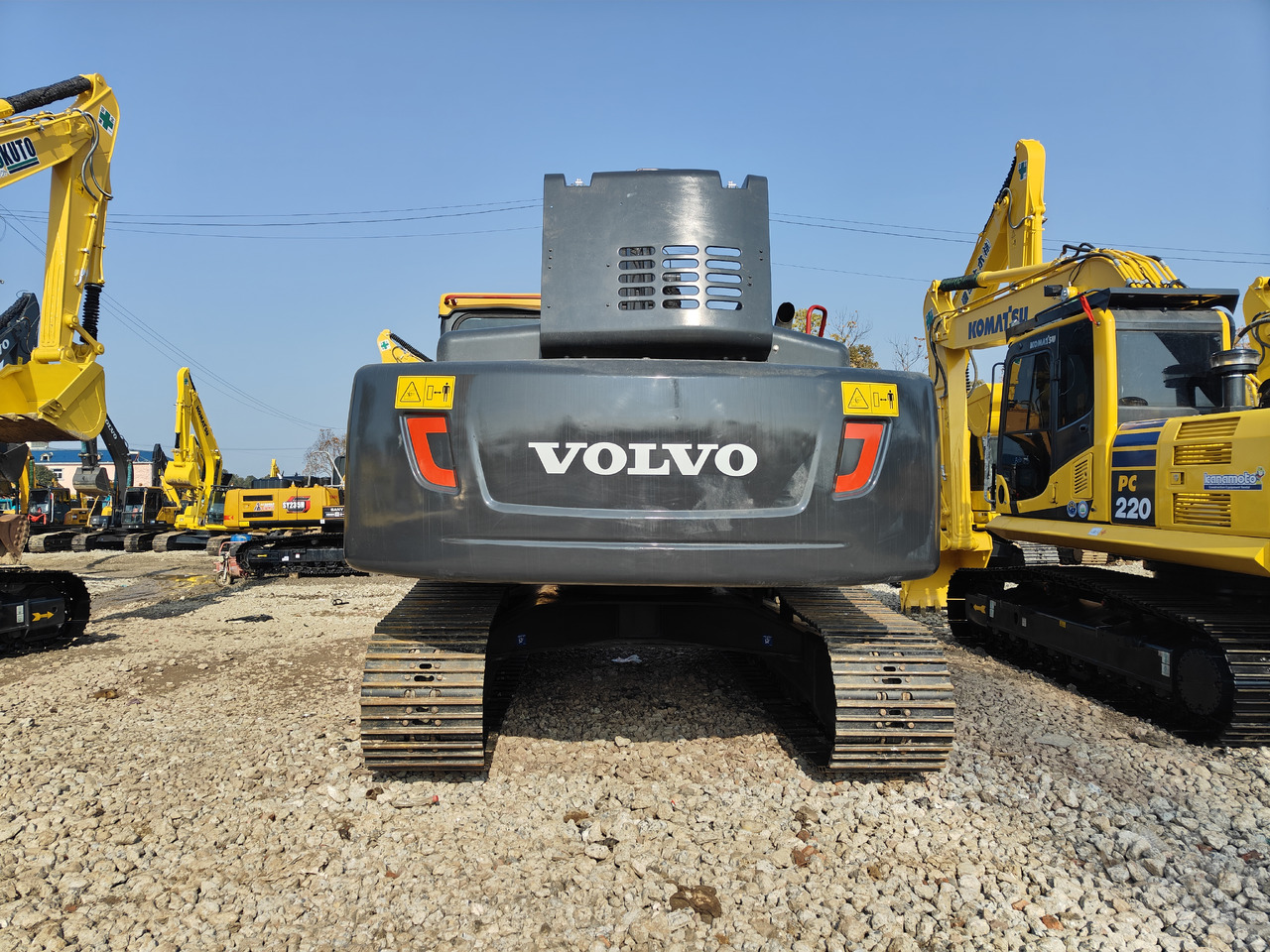 Good Condition Used Excavator volvo EC240 Second-hand - Экскаватор: фото 2 Good Condition Used Excavator volvo EC240 Second-hand - Экскаватор: фото 2