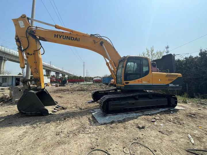 Heavy-Duty Hyundai 305 Excavator for Mining & Construction - Well-Maintained, Warranty Included - Гусеничный экскаватор: фото 3 Heavy-Duty Hyundai 305 Excavator for Mining & Construction - Well-Maintained, Warranty Included - Гусеничный экскаватор: фото 3