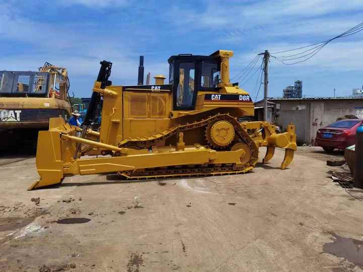 Hot Sale Used Original Japan Cat D8r Bulldozer/Big Dozer D 8 D7 Used D7r Bulldozer - Бульдозер: фото 4 Hot Sale Used Original Japan Cat D8r Bulldozer/Big Dozer D 8 D7 Used D7r Bulldozer - Бульдозер: фото 4