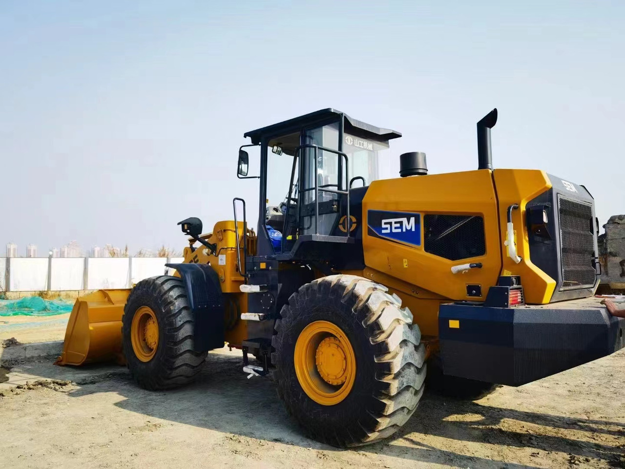 SEM The brand-new Loader SEM 656 655 - Колёсный погрузчик: фото 4 SEM The brand-new Loader SEM 656 655 - Колёсный погрузчик: фото 4