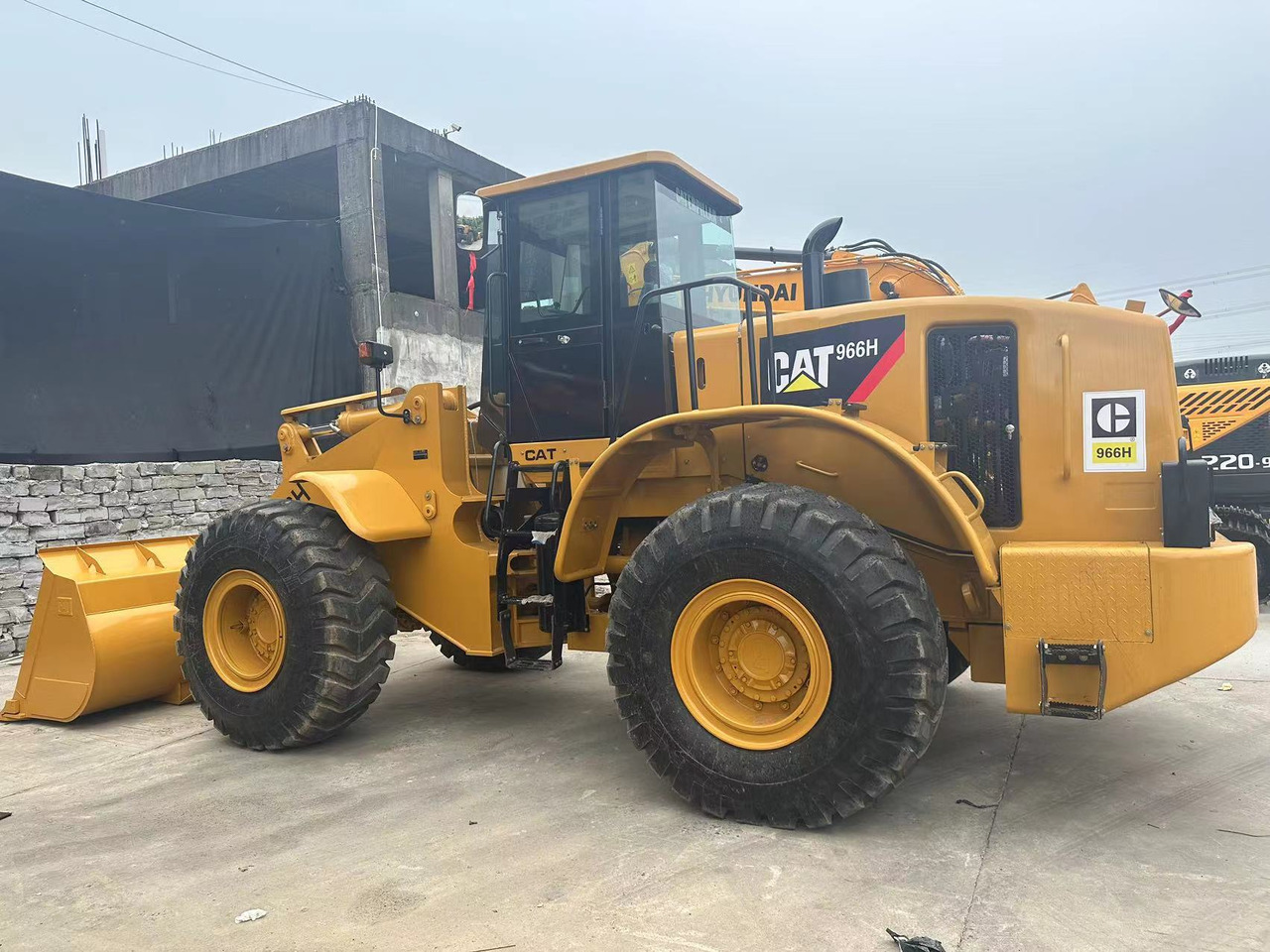 WHEEL LOADER Used Caterpillar 966h Loader for Sale Lots of Heavy Equipment in Stock Wight 5tons Wheel Loader - Строительная техника: фото 1 WHEEL LOADER Used Caterpillar 966h Loader for Sale Lots of Heavy Equipment in Stock Wight 5tons Wheel Loader - Строительная техника: фото 1