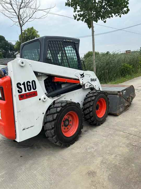 Used Bob Cat Bob Cat S160 Used Mini Skid Steer Wheel Loader Multifunctional Track Loaders Bobcat S160 2.7 Ton - Колёсный погрузчик: фото 4 Used Bob Cat Bob Cat S160 Used Mini Skid Steer Wheel Loader Multifunctional Track Loaders Bobcat S160 2.7 Ton - Колёсный погрузчик: фото 4