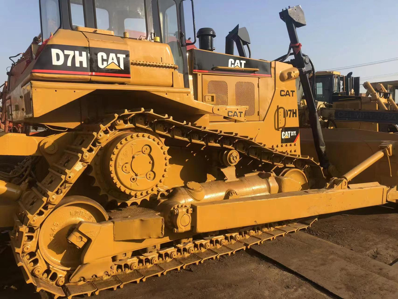 Used Caterpillar Cat D7H Dozer, Second Hand Cat D7H Bulldozer With Stong Blade - Бульдозер: фото 3 Used Caterpillar Cat D7H Dozer, Second Hand Cat D7H Bulldozer With Stong Blade - Бульдозер: фото 3