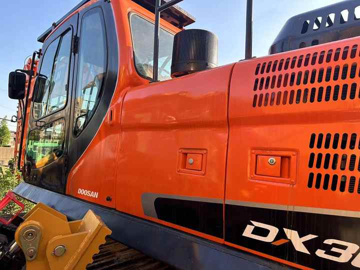 Used Digger DOOSAN DX300 Construction Machinery Construction Digger Used DOOSAN DX300 Cheap Excavator - Гусеничный экскаватор: фото 2 Used Digger DOOSAN DX300 Construction Machinery Construction Digger Used DOOSAN DX300 Cheap Excavator - Гусеничный экскаватор: фото 2