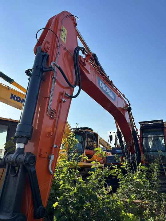 Used Digger DOOSAN DX300 Construction Machinery Construction Digger Used DOOSAN DX300 Cheap Excavator - Гусеничный экскаватор: фото 5 Used Digger DOOSAN DX300 Construction Machinery Construction Digger Used DOOSAN DX300 Cheap Excavator - Гусеничный экскаватор: фото 5