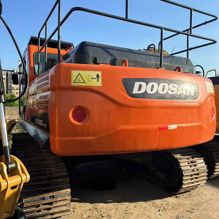 Used Digger DOOSAN DX300 Construction Machinery Construction Digger Used DOOSAN DX300 Cheap Excavator - Гусеничный экскаватор: фото 1 Used Digger DOOSAN DX300 Construction Machinery Construction Digger Used DOOSAN DX300 Cheap Excavator - Гусеничный экскаватор: фото 1