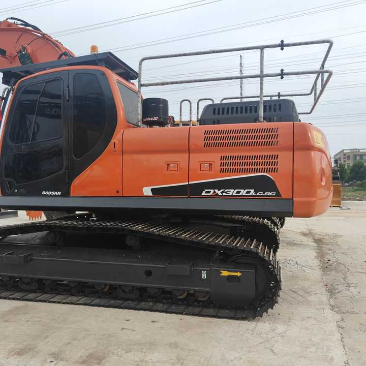 Used Digger DOOSAN DX300 Construction MachineryConstruction Digger Used DOOSAN DX300 Cheap Excavator - Гусеничный экскаватор: фото 2 Used Digger DOOSAN DX300 Construction MachineryConstruction Digger Used DOOSAN DX300 Cheap Excavator - Гусеничный экскаватор: фото 2