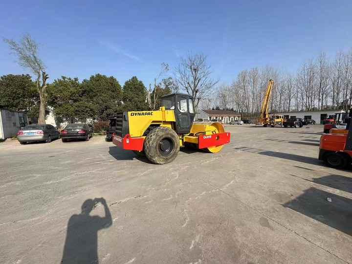 Used Dynapac CA301 Vibratory Roller with Less Working Time and Superior Performance Used Dynapac 251d/301D Roller for Sale - Дорожный каток: фото 5 Used Dynapac CA301 Vibratory Roller with Less Working Time and Superior Performance Used Dynapac 251d/301D Roller for Sale - Дорожный каток: фото 5