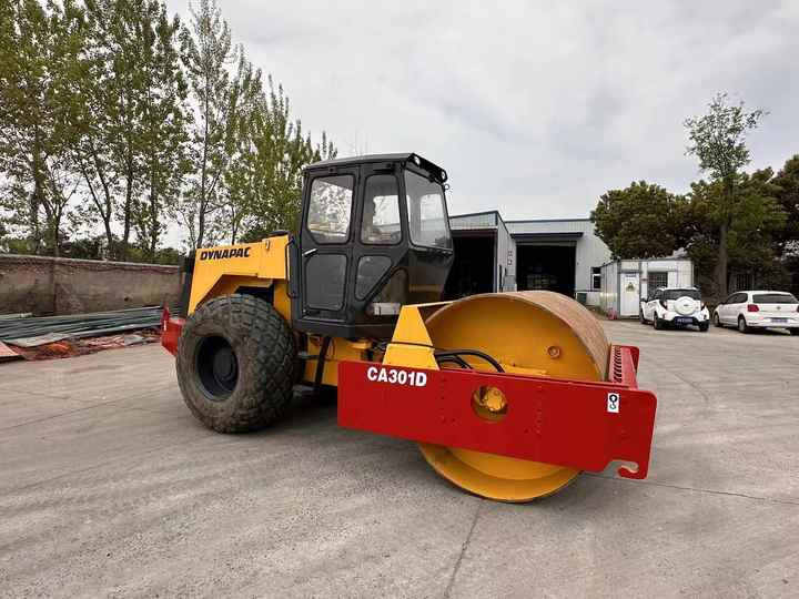 Used Dynapac CA301 Vibratory Roller with Less Working Time and Superior Performance Used Dynapac 251d/301D Roller for Sale - Дорожный каток: фото 4 Used Dynapac CA301 Vibratory Roller with Less Working Time and Superior Performance Used Dynapac 251d/301D Roller for Sale - Дорожный каток: фото 4