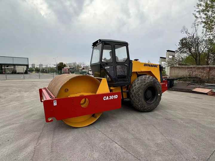 Used Dynapac CA301 Vibratory Roller with Less Working Time and Superior Performance Used Dynapac 251d/301D Roller for Sale - Дорожный каток: фото 3 Used Dynapac CA301 Vibratory Roller with Less Working Time and Superior Performance Used Dynapac 251d/301D Roller for Sale - Дорожный каток: фото 3