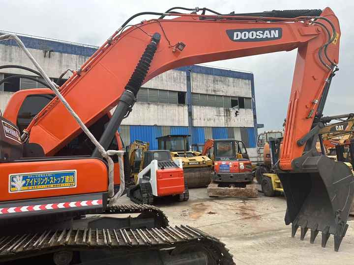 Used Excavator Doosan DX225LC-9 Excavators Mini Equipment Earth Moving Machinery Doosan Digger Excavator for Sale - Гусеничный экскаватор: фото 3 Used Excavator Doosan DX225LC-9 Excavators Mini Equipment Earth Moving Machinery Doosan Digger Excavator for Sale - Гусеничный экскаватор: фото 3
