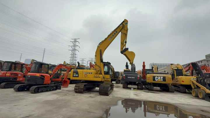 Used Good Quality Japan Original PC210-8 in Good Condition PC210-8 Komatsu - Гусеничный экскаватор: фото 4 Used Good Quality Japan Original PC210-8 in Good Condition PC210-8 Komatsu - Гусеничный экскаватор: фото 4
