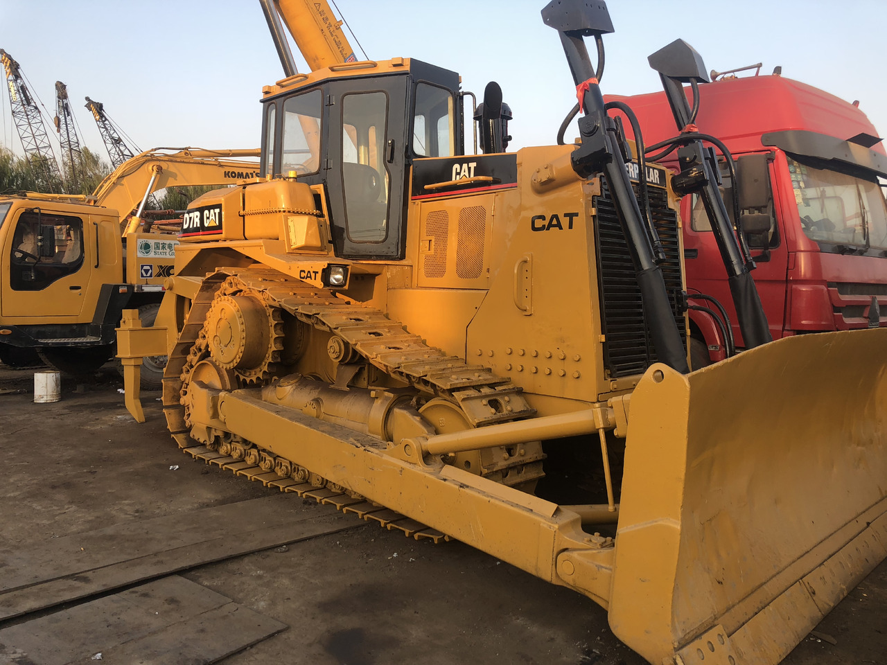 Used bulldozer CAT D7R high quality hotsale - Бульдозер: фото 2 Used bulldozer CAT D7R high quality hotsale - Бульдозер: фото 2
