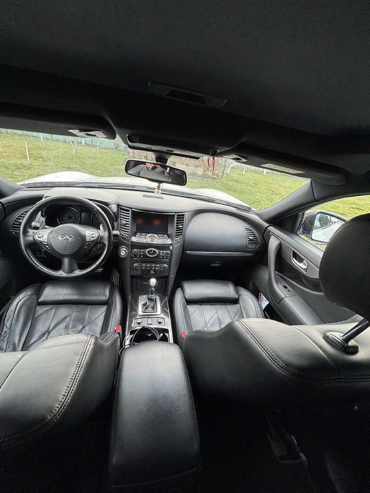 Infiniti QX70 FX30 Diesel V6 Euro6 - Внедорожник: фото 4 Infiniti QX70 FX30 Diesel V6 Euro6 - Внедорожник: фото 4