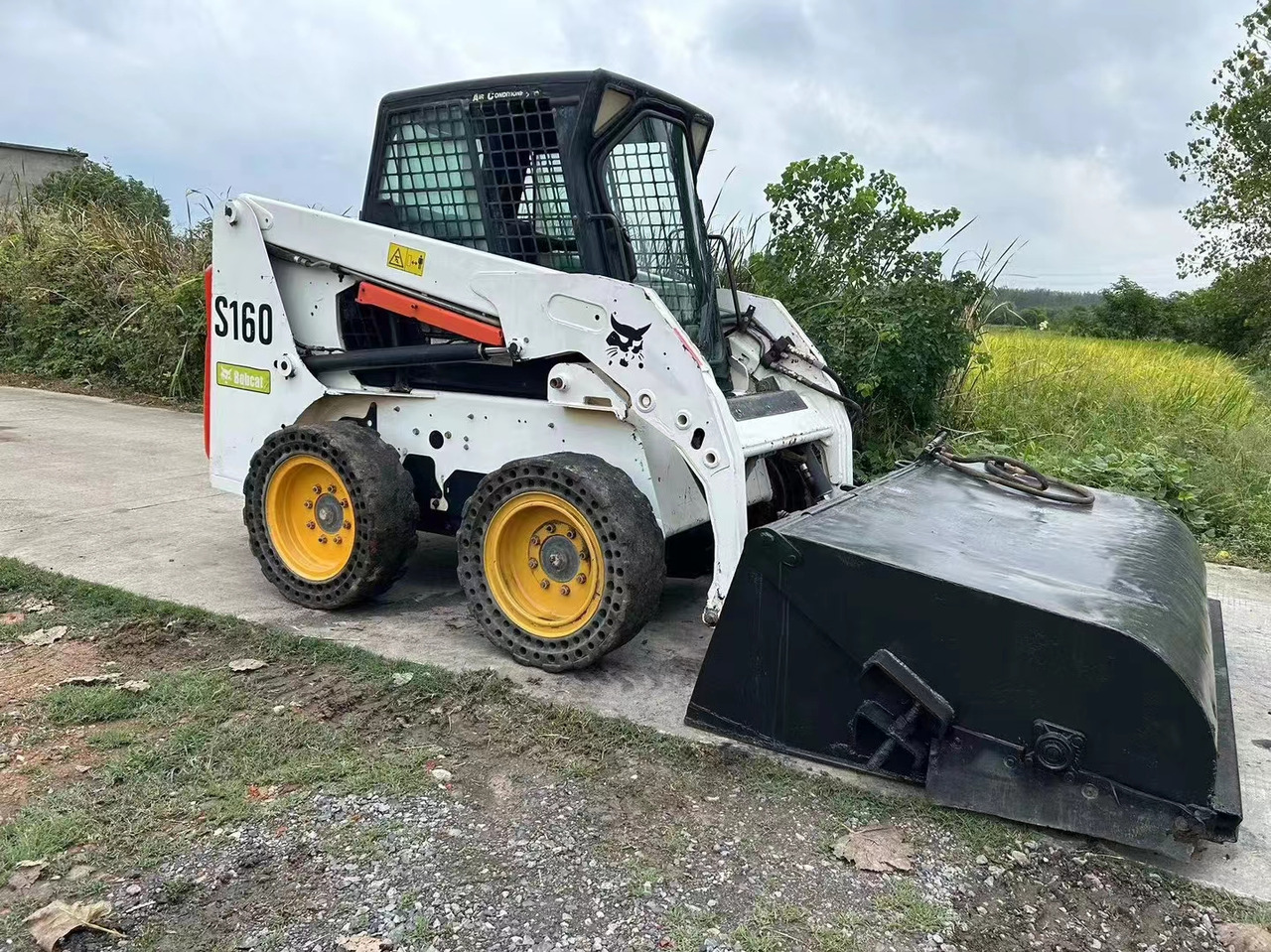 BOBCAT S160 - Мини-погрузчик с бортовым поворотом: фото 3 BOBCAT S160 - Мини-погрузчик с бортовым поворотом: фото 3