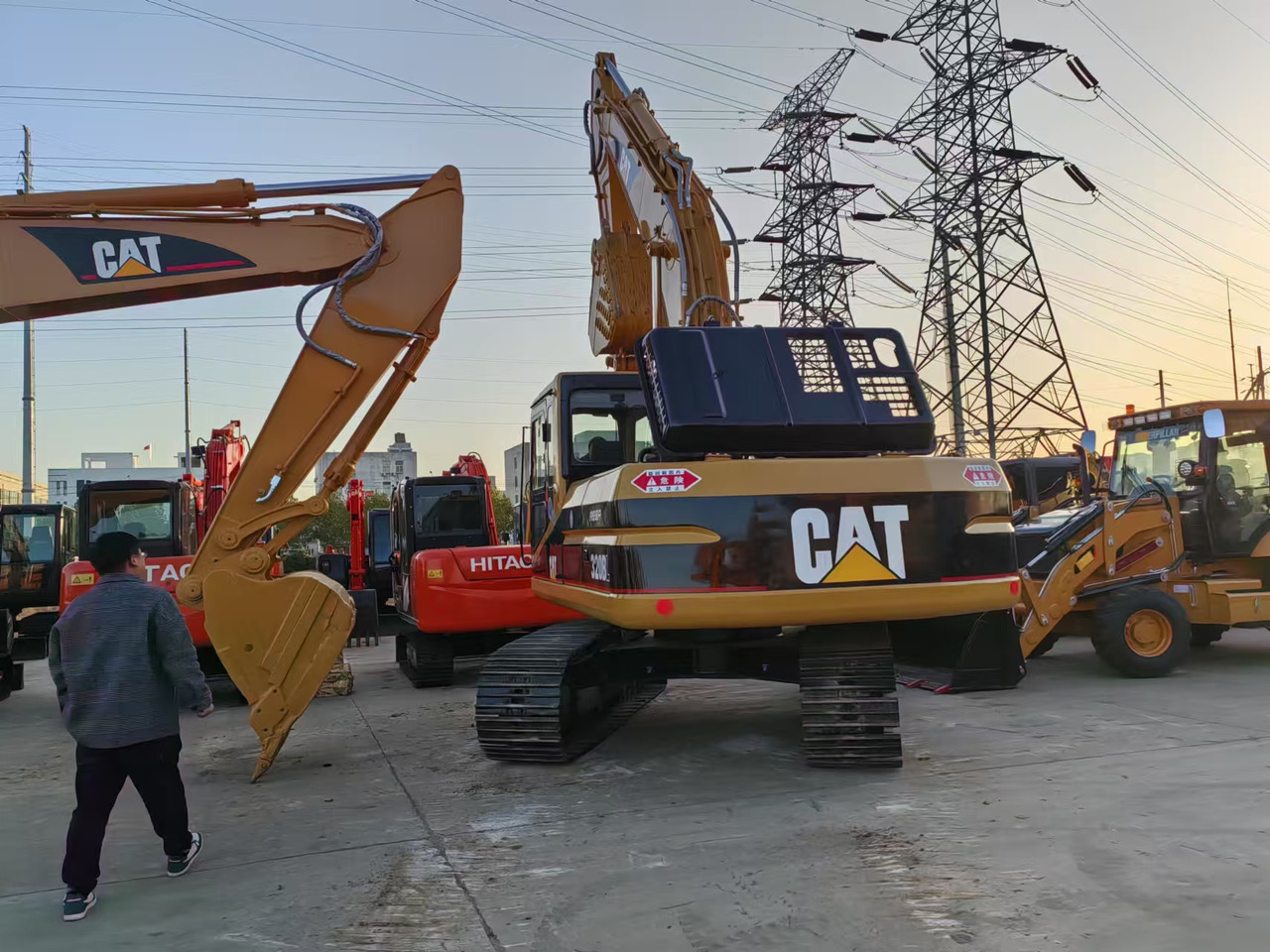 CATERPILLAR 320B - Гусеничный экскаватор: фото 3 CATERPILLAR 320B - Гусеничный экскаватор: фото 3