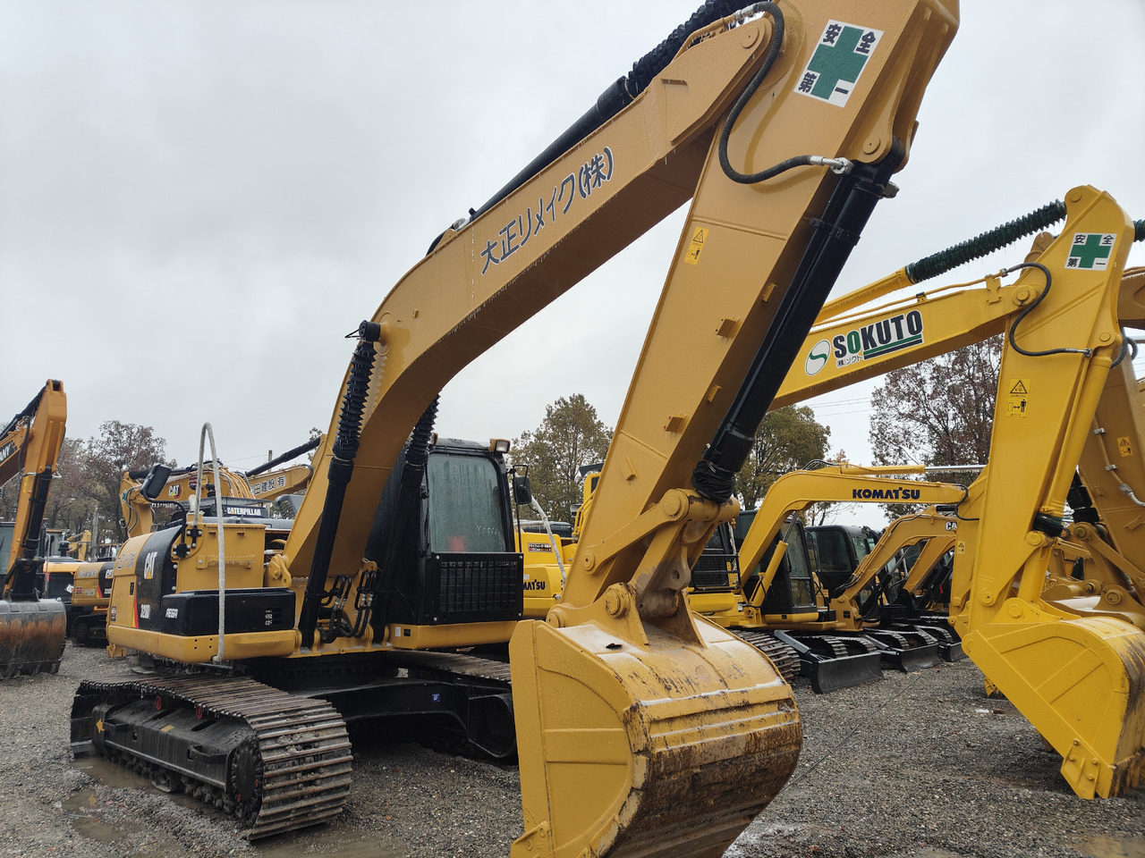 CATERPILLAR 320D2 - Гусеничный экскаватор: фото 2 CATERPILLAR 320D2 - Гусеничный экскаватор: фото 2