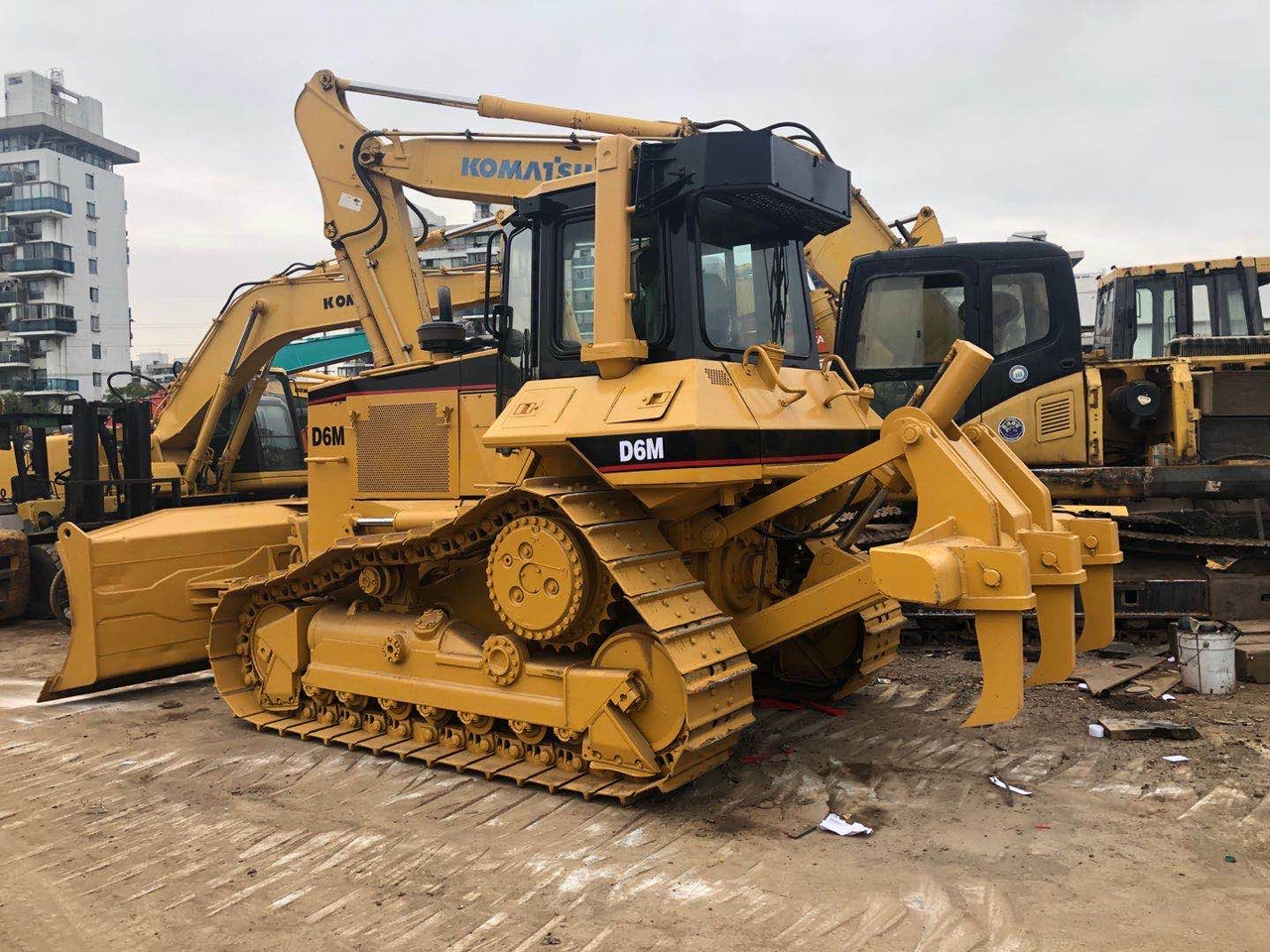 CATERPILLAR D6M - Бульдозер: фото 2 CATERPILLAR D6M - Бульдозер: фото 2