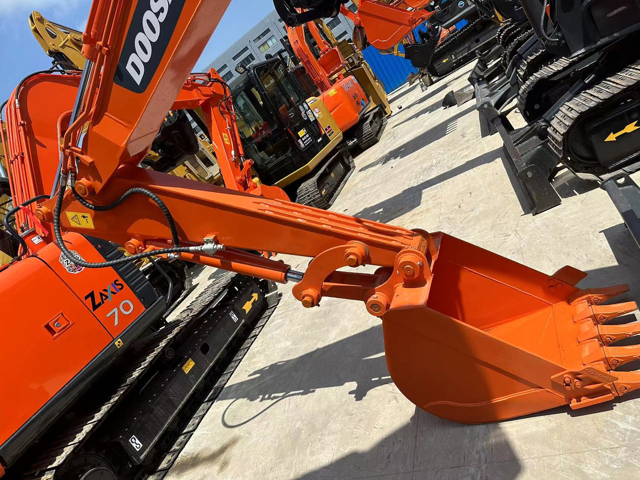 DOOSAN DX55-9C - Гусеничный экскаватор: фото 3 DOOSAN DX55-9C - Гусеничный экскаватор: фото 3