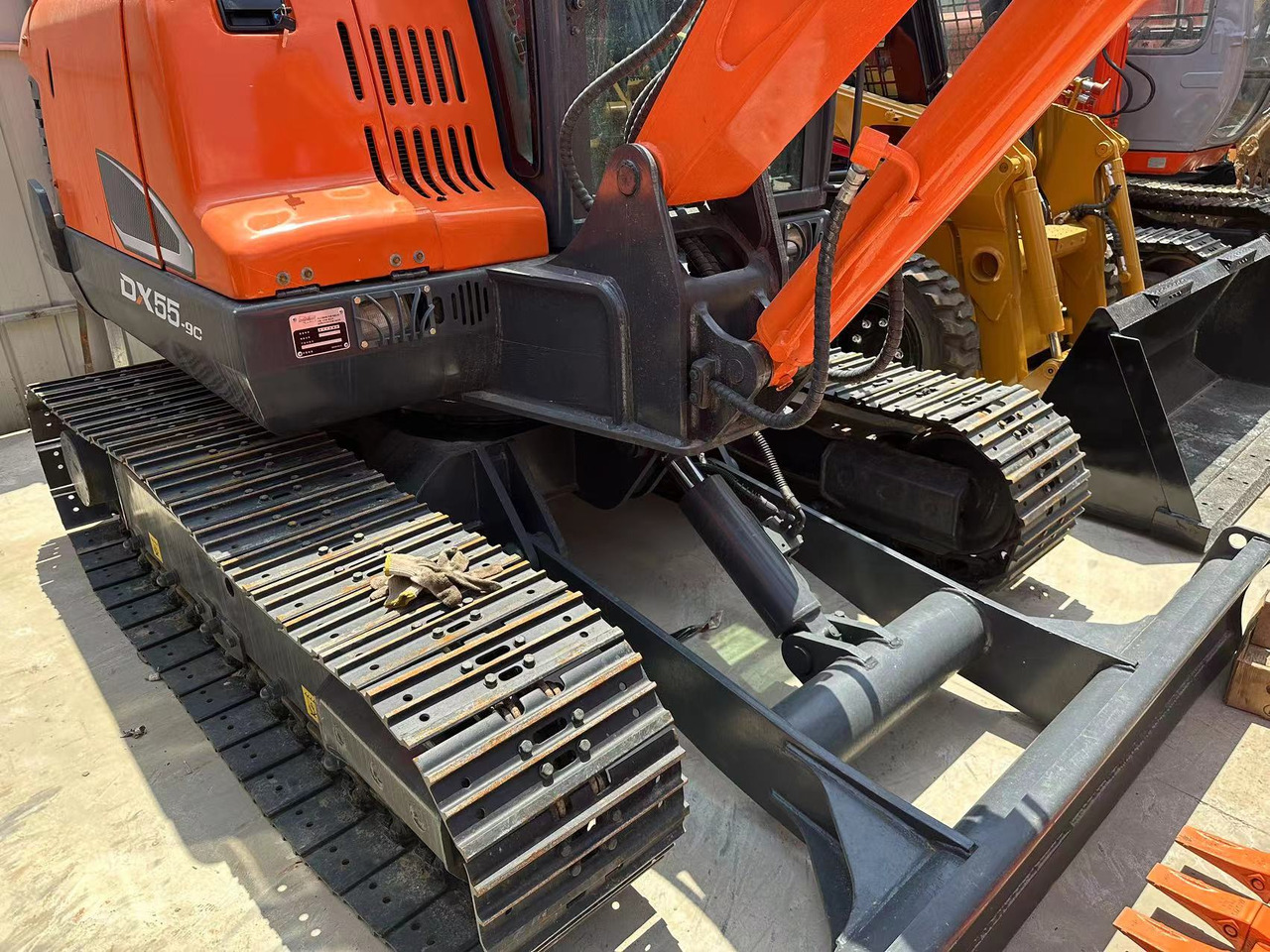 DOOSAN DX55-9C - Гусеничный экскаватор: фото 4 DOOSAN DX55-9C - Гусеничный экскаватор: фото 4