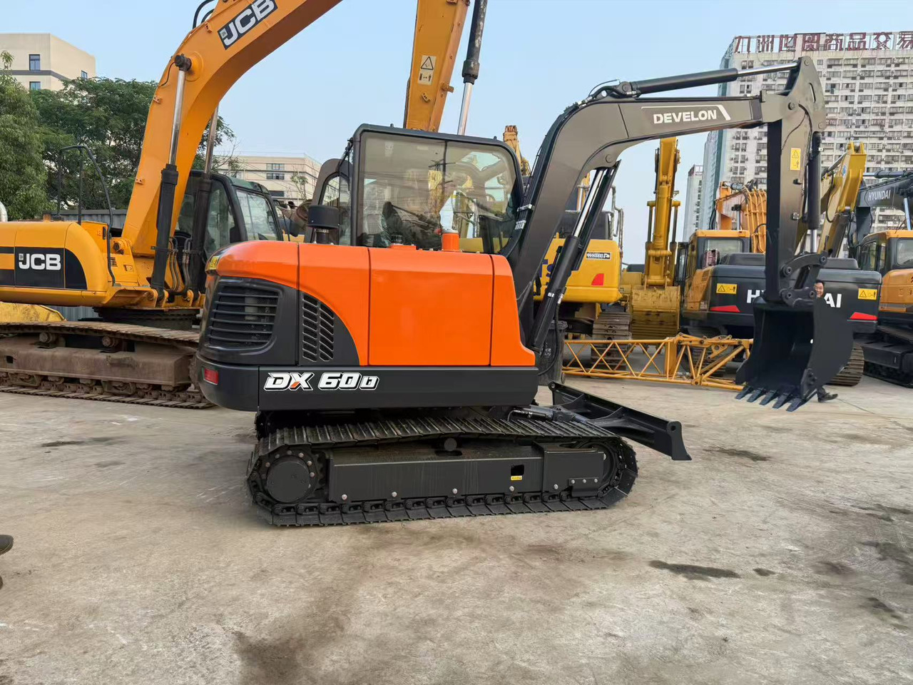 DOOSAN DX60D-10 - Мини-экскаватор: фото 4 DOOSAN DX60D-10 - Мини-экскаватор: фото 4