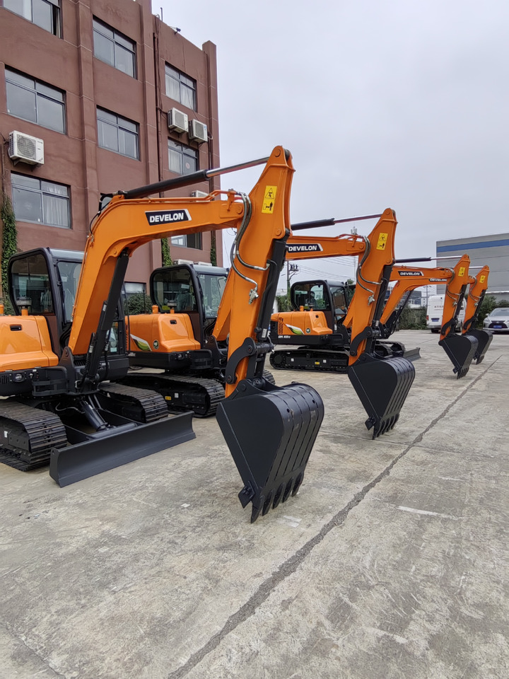 DOOSAN DX60E-10N - Гусеничный экскаватор: фото 1 DOOSAN DX60E-10N - Гусеничный экскаватор: фото 1
