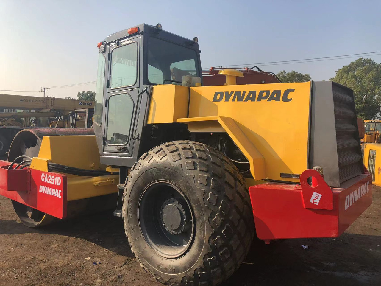DYNAPAC CA251D - Дорожный каток: фото 1 DYNAPAC CA251D - Дорожный каток: фото 1