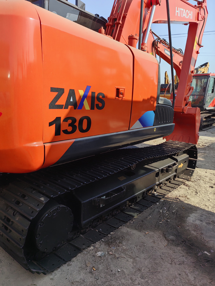 HITACHI ZX130 - Гусеничный экскаватор: фото 2 HITACHI ZX130 - Гусеничный экскаватор: фото 2