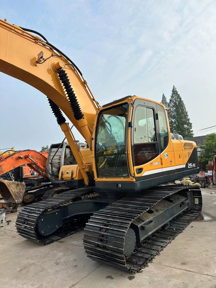 HYUNDAI R215-9C - Гусеничный экскаватор: фото 3 HYUNDAI R215-9C - Гусеничный экскаватор: фото 3