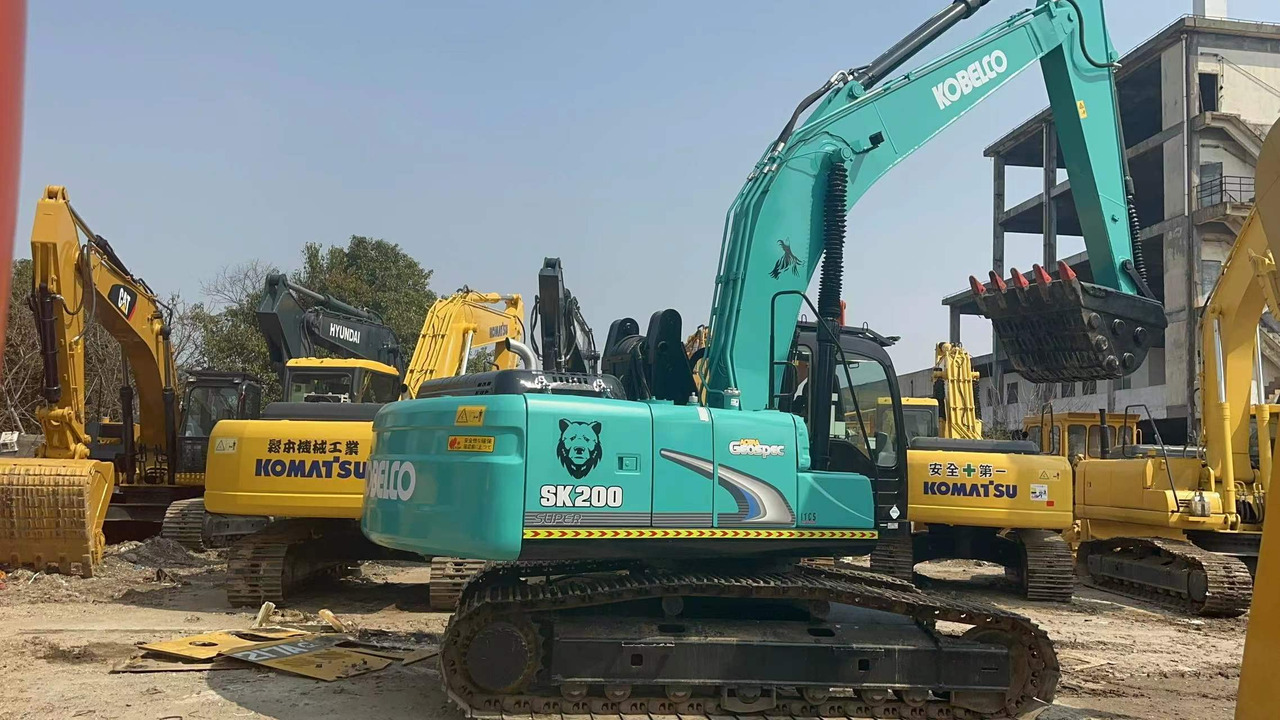 KOBELCO SK200-8 - Гусеничный экскаватор: фото 4 KOBELCO SK200-8 - Гусеничный экскаватор: фото 4
