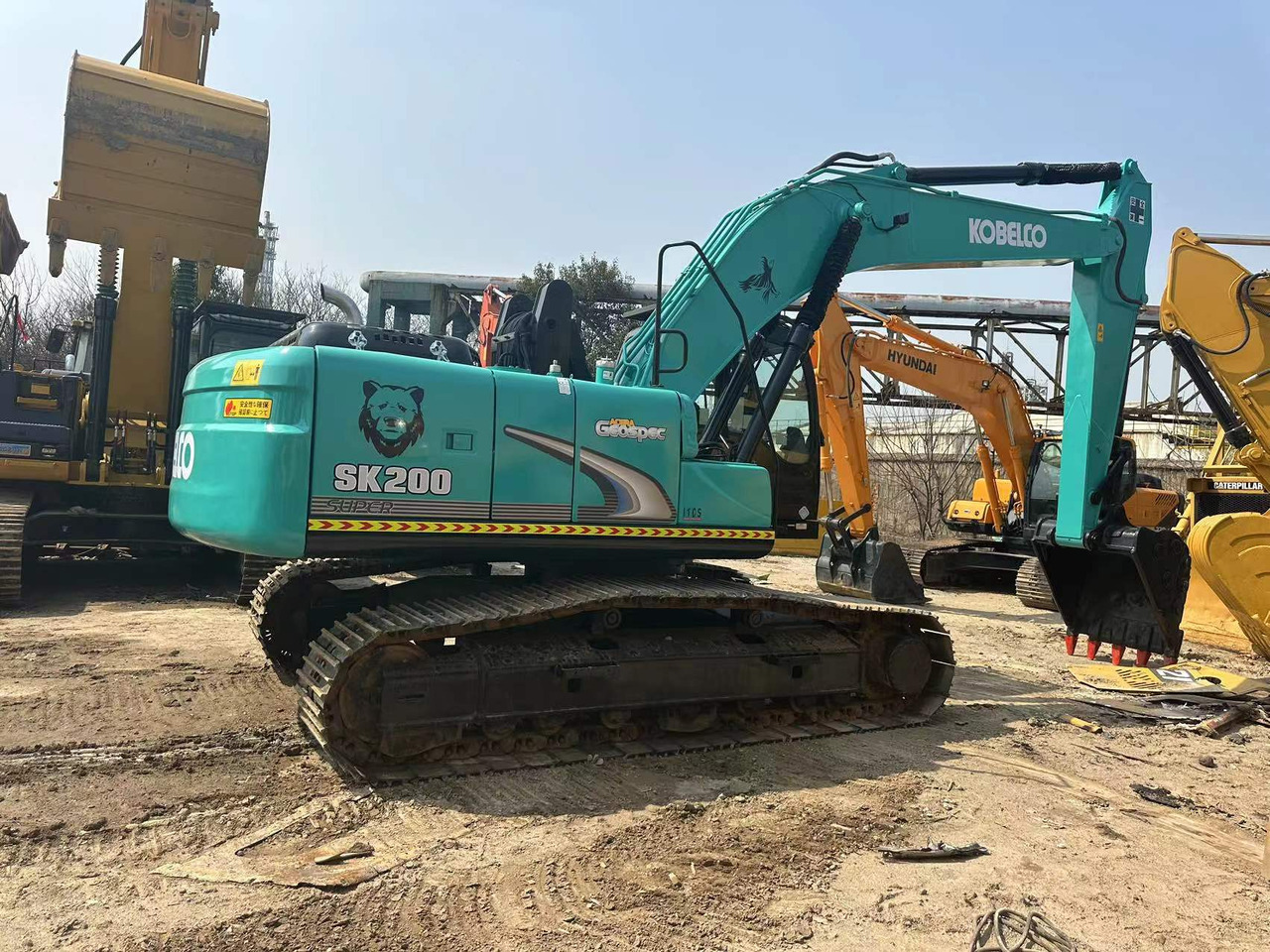 KOBELCO SK200-8 - Гусеничный экскаватор: фото 2 KOBELCO SK200-8 - Гусеничный экскаватор: фото 2