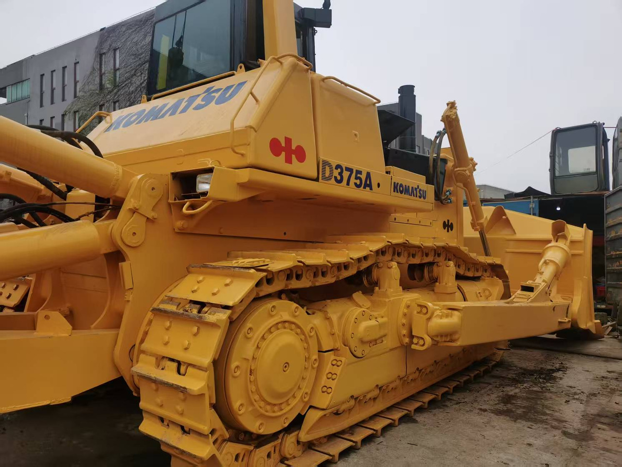 KOMATSU D375 - Бульдозер: фото 2 KOMATSU D375 - Бульдозер: фото 2