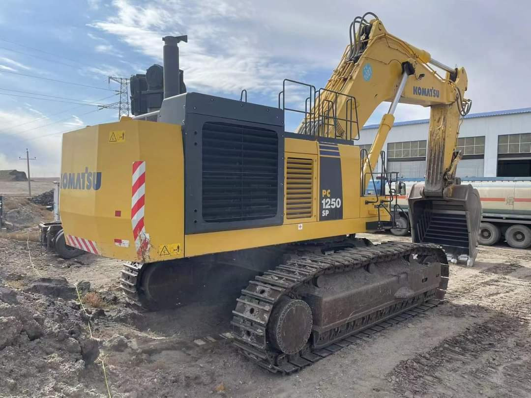 KOMATSU PC1250 - Гусеничный экскаватор: фото 1 KOMATSU PC1250 - Гусеничный экскаватор: фото 1