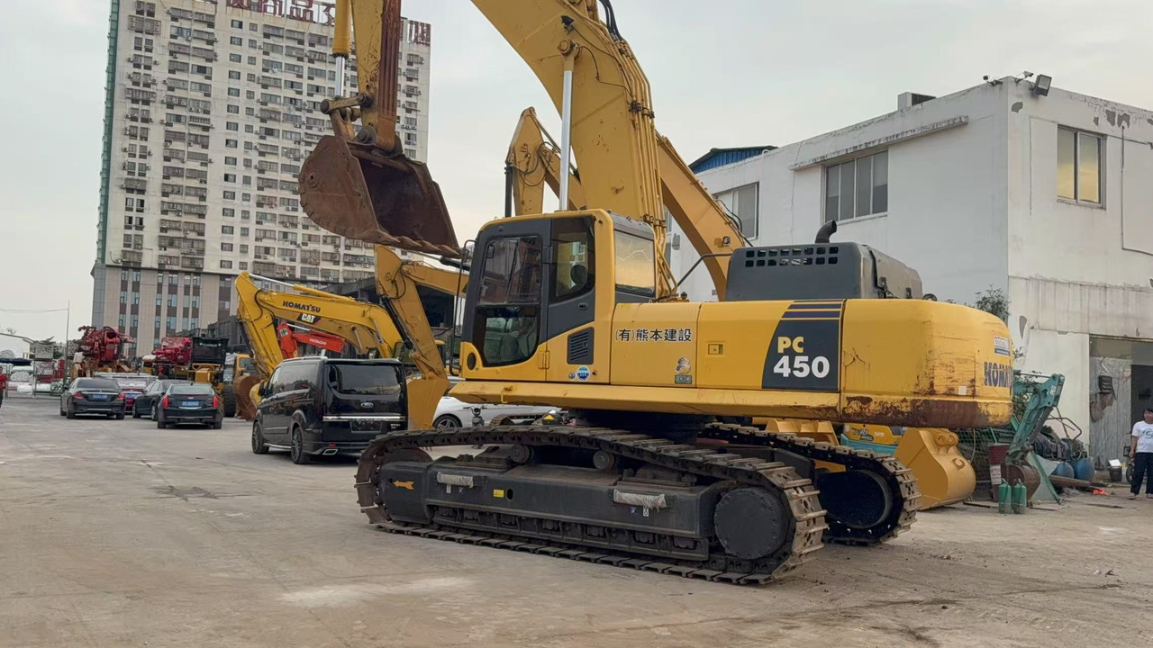 KOMATSU PC450-8 - Гусеничный экскаватор: фото 1 KOMATSU PC450-8 - Гусеничный экскаватор: фото 1