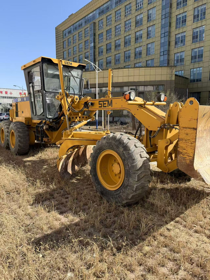 SEM 921 - Грейдер: фото 2 SEM 921 - Грейдер: фото 2