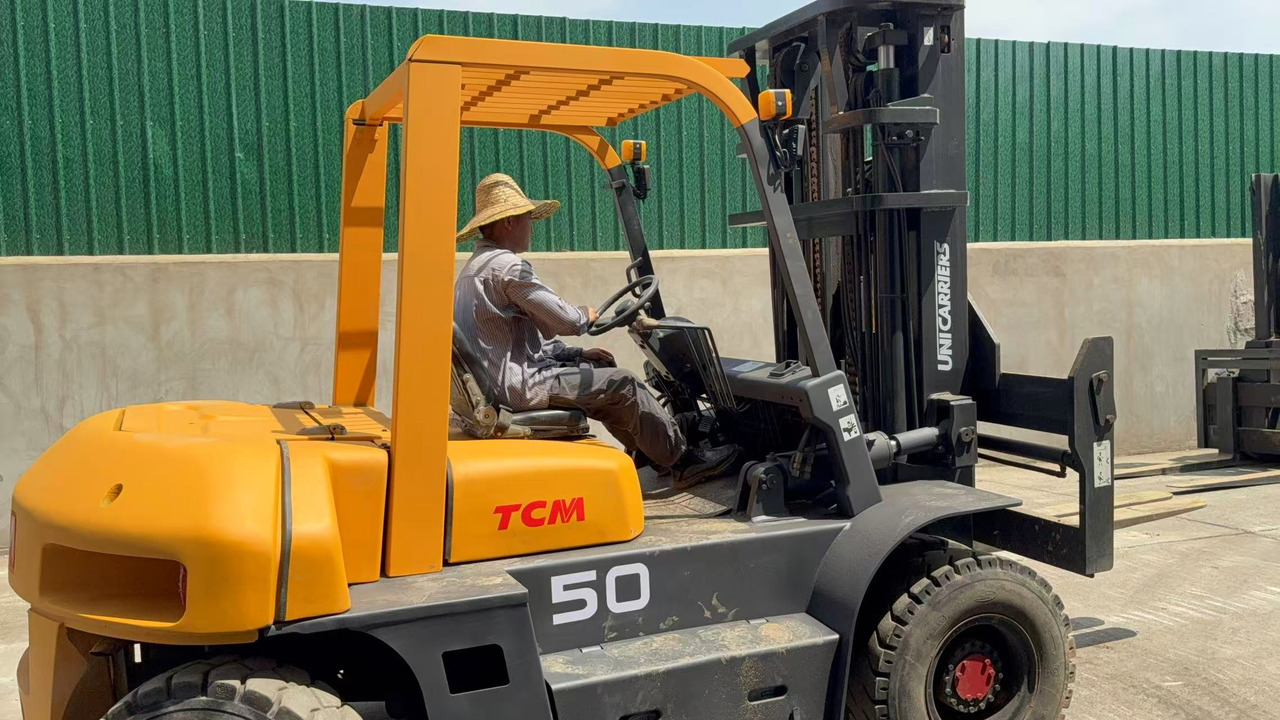 TCM FD50 - Дизельный погрузчик: фото 3 TCM FD50 - Дизельный погрузчик: фото 3