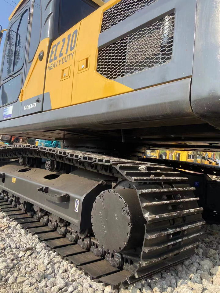 VOLVO EC210 - Гусеничный экскаватор: фото 2 VOLVO EC210 - Гусеничный экскаватор: фото 2