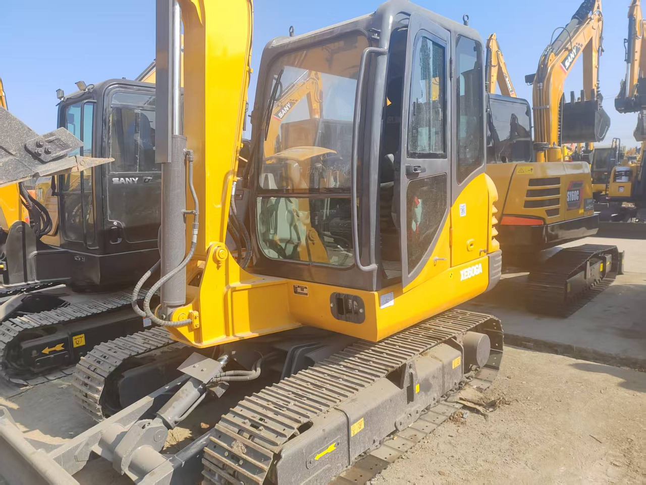 XCMG XE60GA - Гусеничный экскаватор: фото 1 XCMG XE60GA - Гусеничный экскаватор: фото 1