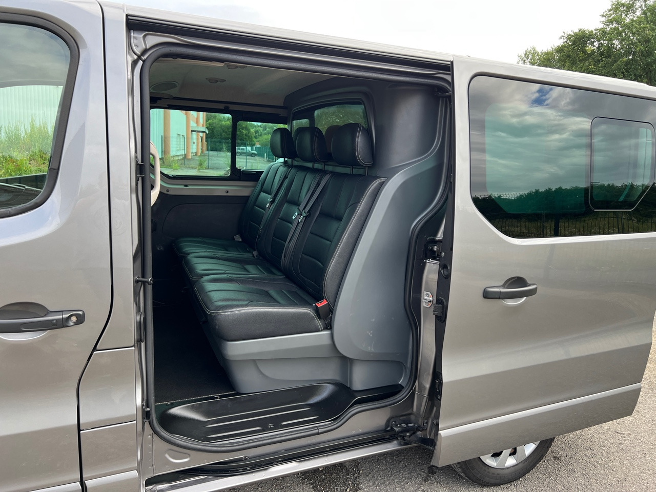 OPEL Vivaro 5 Places L1H1 Grand Confort 146ch 1.6 CDTI - Грузопассажирский фургон: фото 4 OPEL Vivaro 5 Places L1H1 Grand Confort 146ch 1.6 CDTI - Грузопассажирский фургон: фото 4