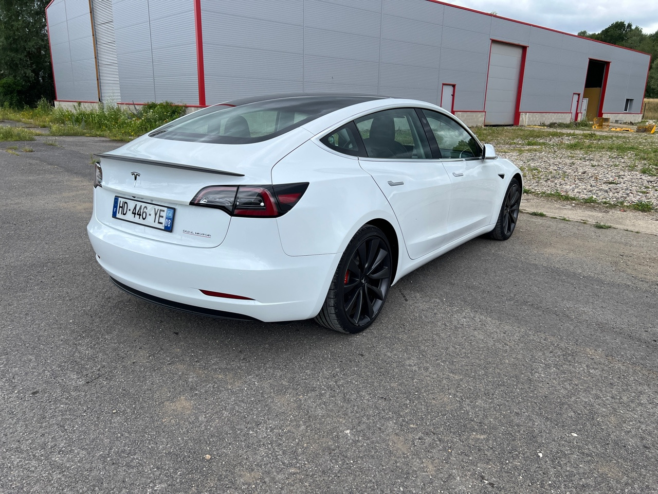 TESLA Model 3 Performance Dual Motor FSD 3 Autopilot - Седан: фото 2 TESLA Model 3 Performance Dual Motor FSD 3 Autopilot - Седан: фото 2