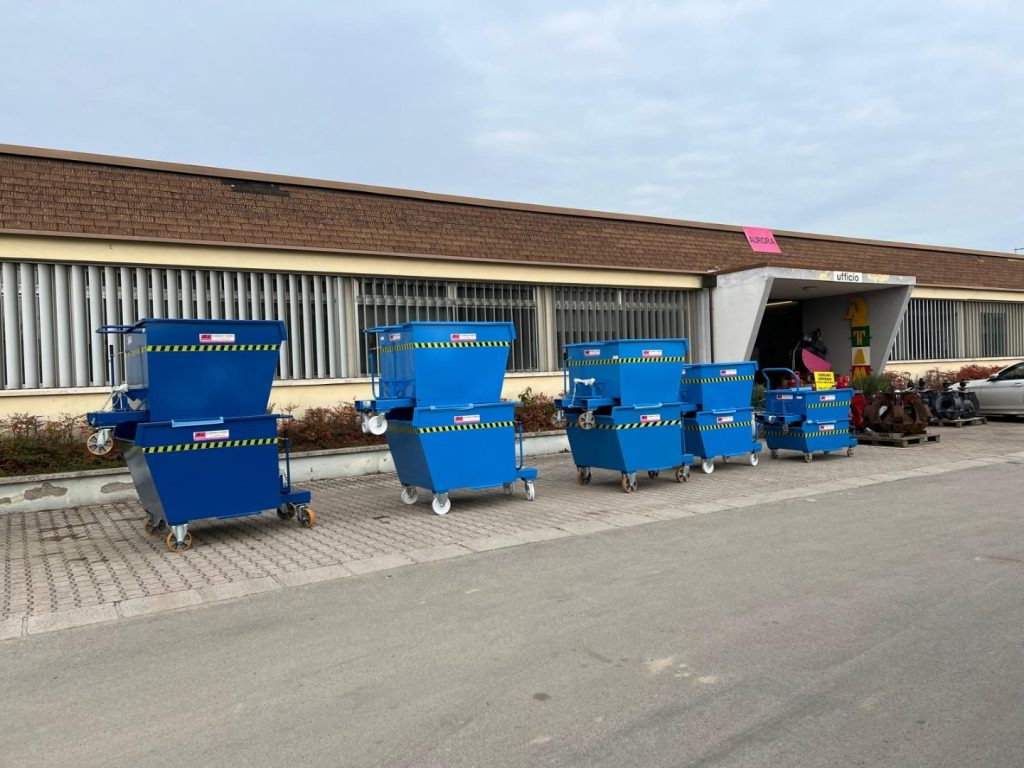 CONTAINER A BENNA RIBALTABILE - Самоопрокидывающийся контейнер: фото 2 CONTAINER A BENNA RIBALTABILE - Самоопрокидывающийся контейнер: фото 2
