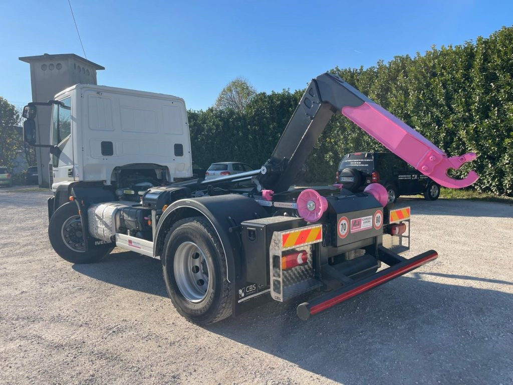 IVECO EUROCARGO 180E25 CON SCARRABILE NUOVO - Крюковой мультилифт: фото 4 IVECO EUROCARGO 180E25 CON SCARRABILE NUOVO - Крюковой мультилифт: фото 4