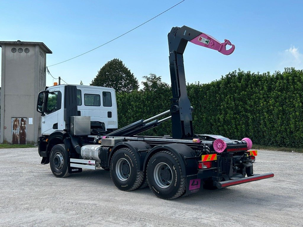 IVECO TRAKKER T-WAY AD380T NUOVO SCARRABILE - Крюковой мультилифт: фото 3 IVECO TRAKKER T-WAY AD380T NUOVO SCARRABILE - Крюковой мультилифт: фото 3