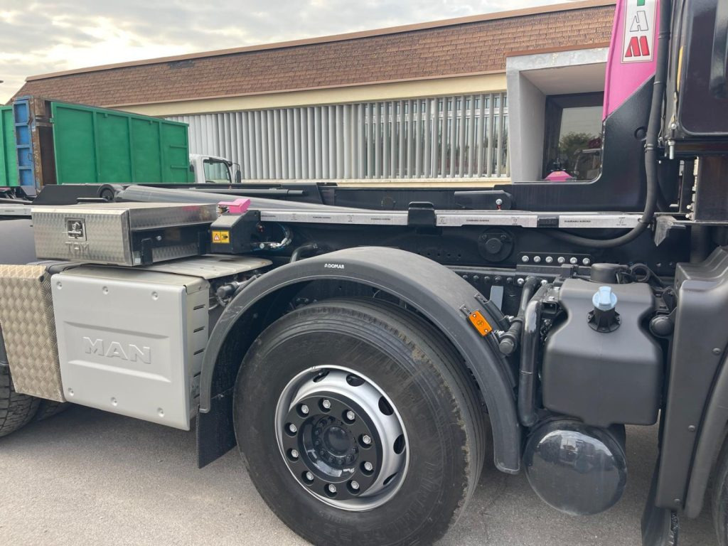 MAN TGS 41.480 SCARRABILE - Крюковой мультилифт: фото 5 MAN TGS 41.480 SCARRABILE - Крюковой мультилифт: фото 5