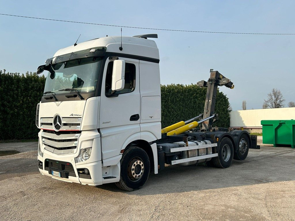 MERCEDES ACTROS 25.51 SCARRABILE - Крюковой мультилифт: фото 1 MERCEDES ACTROS 25.51 SCARRABILE - Крюковой мультилифт: фото 1