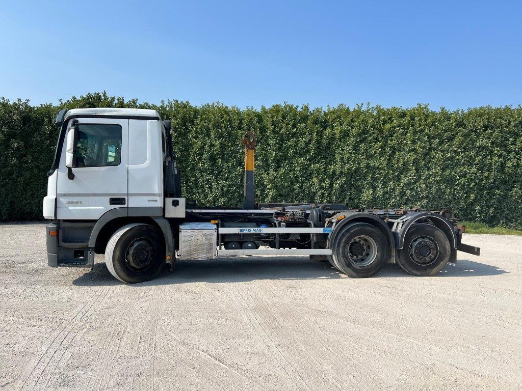 MERCEDES-BENZ MERCEDES ACTROS 25.41 SCARRABILE - Крюковой мультилифт: фото 3 MERCEDES-BENZ MERCEDES ACTROS 25.41 SCARRABILE - Крюковой мультилифт: фото 3