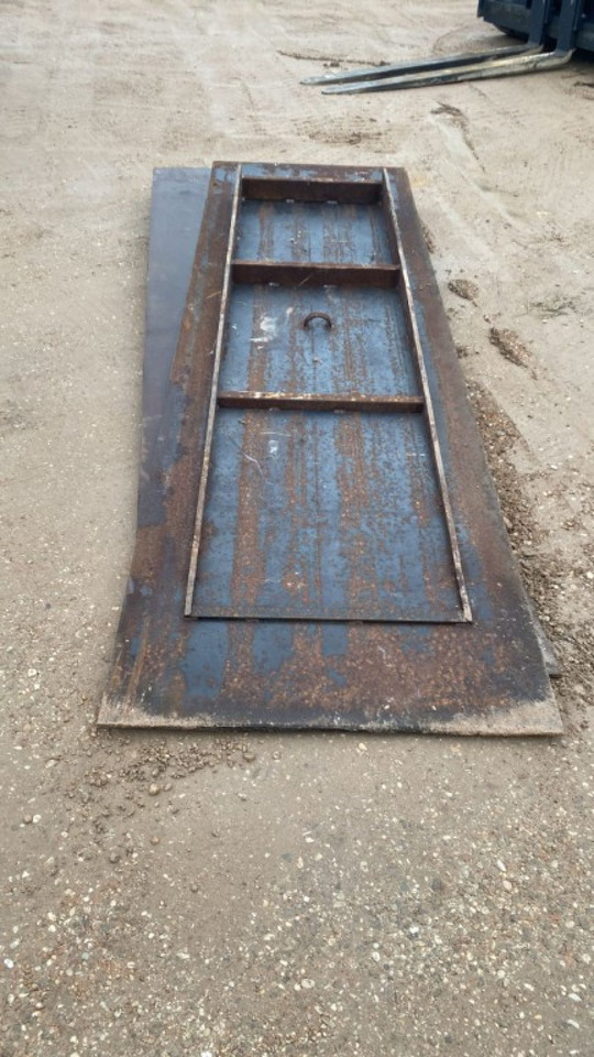 PEDANE IN FERRO PER CONTAINER - Строительное оборудование: фото 4 PEDANE IN FERRO PER CONTAINER - Строительное оборудование: фото 4