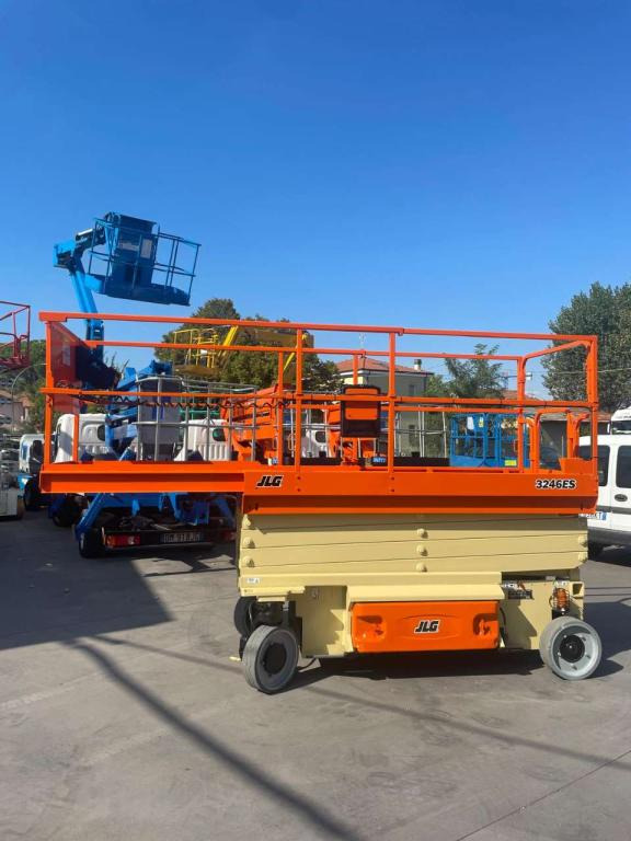 JLG 3246ES - Ножничный подъемник: фото 1 JLG 3246ES - Ножничный подъемник: фото 1